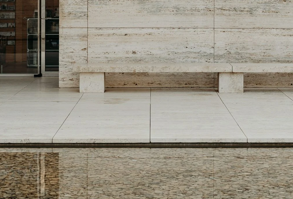 巴塞罗那德国馆 Barcelona Pavilion
石灰华/洞石 Travertine