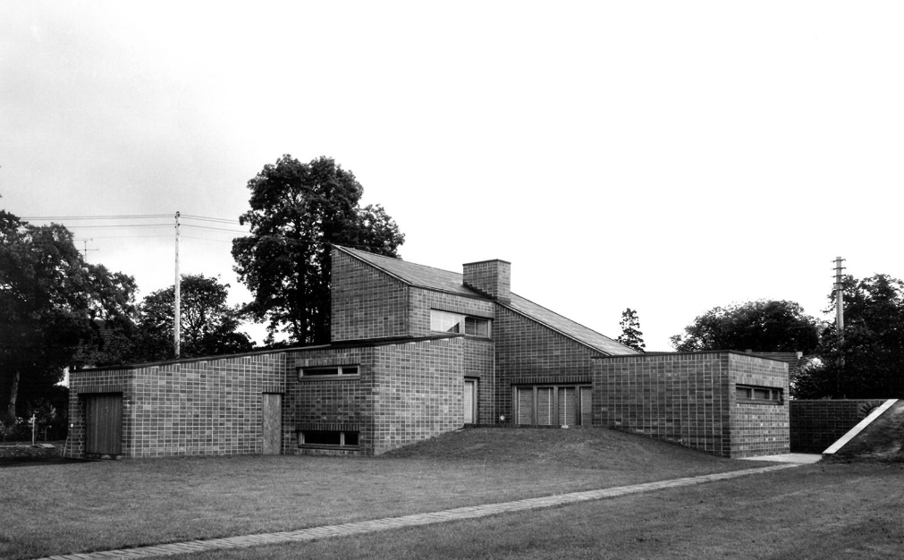 A sad example of how things can go wrong is the illegally demolished Steimel House in Hennef (1961-1962), Germany. One of O.M. Ungers’ early pioneering works, the house was built 1961-62 as a unity of garden and house. At the request of the young clients, Ungers had created a place of seclusion; all rooms opened to an inner courtyard.